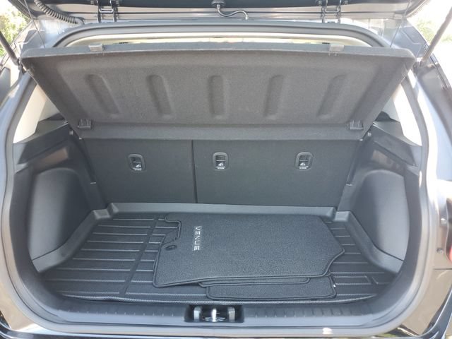 Used 2024 Hyundai Venue SEL FWD image 9