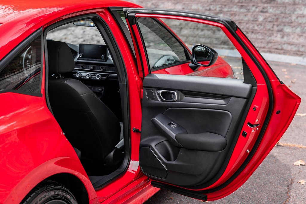 Used 2025 Honda Civic Sport image 17