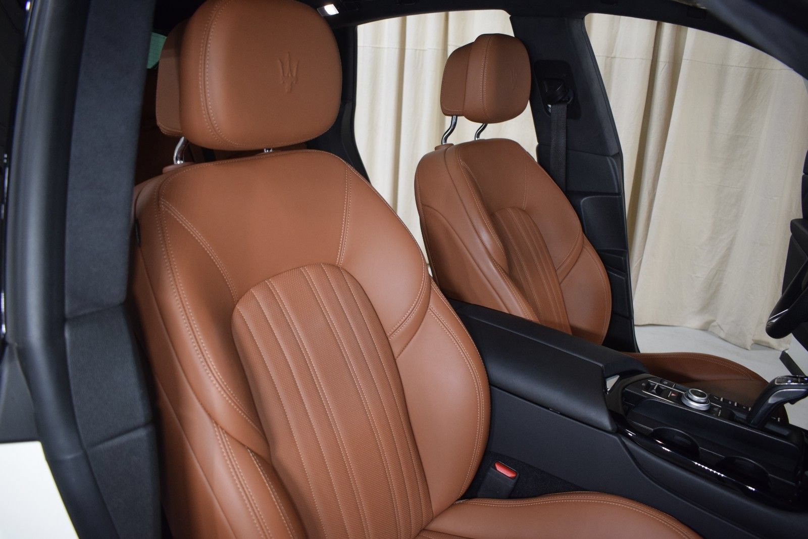 Certified 2023 Maserati Levante GT AWD/4WD image 23