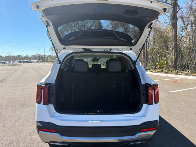 Used 2024 Kia Sorento S image 12