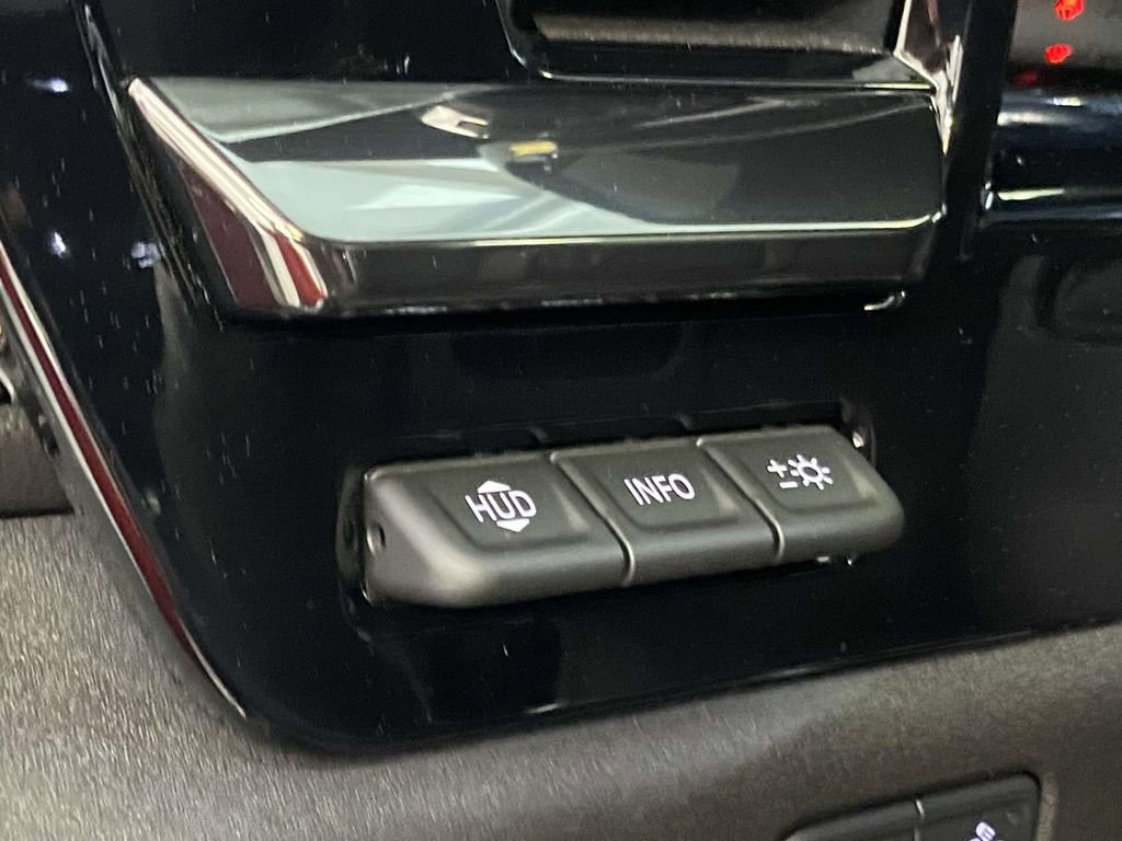 Used 2025 Chevrolet Silverado 2500 ZR2 w/ Technology Package image 25