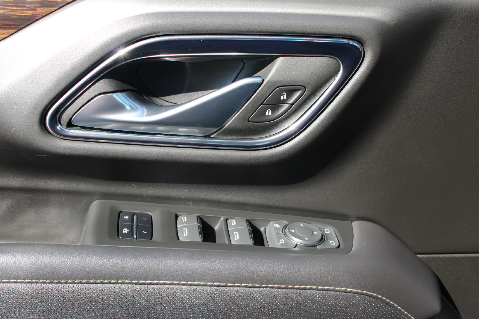 Used 2022 Chevrolet Tahoe Premier w/ Texas Edition AWD/4WD image 22