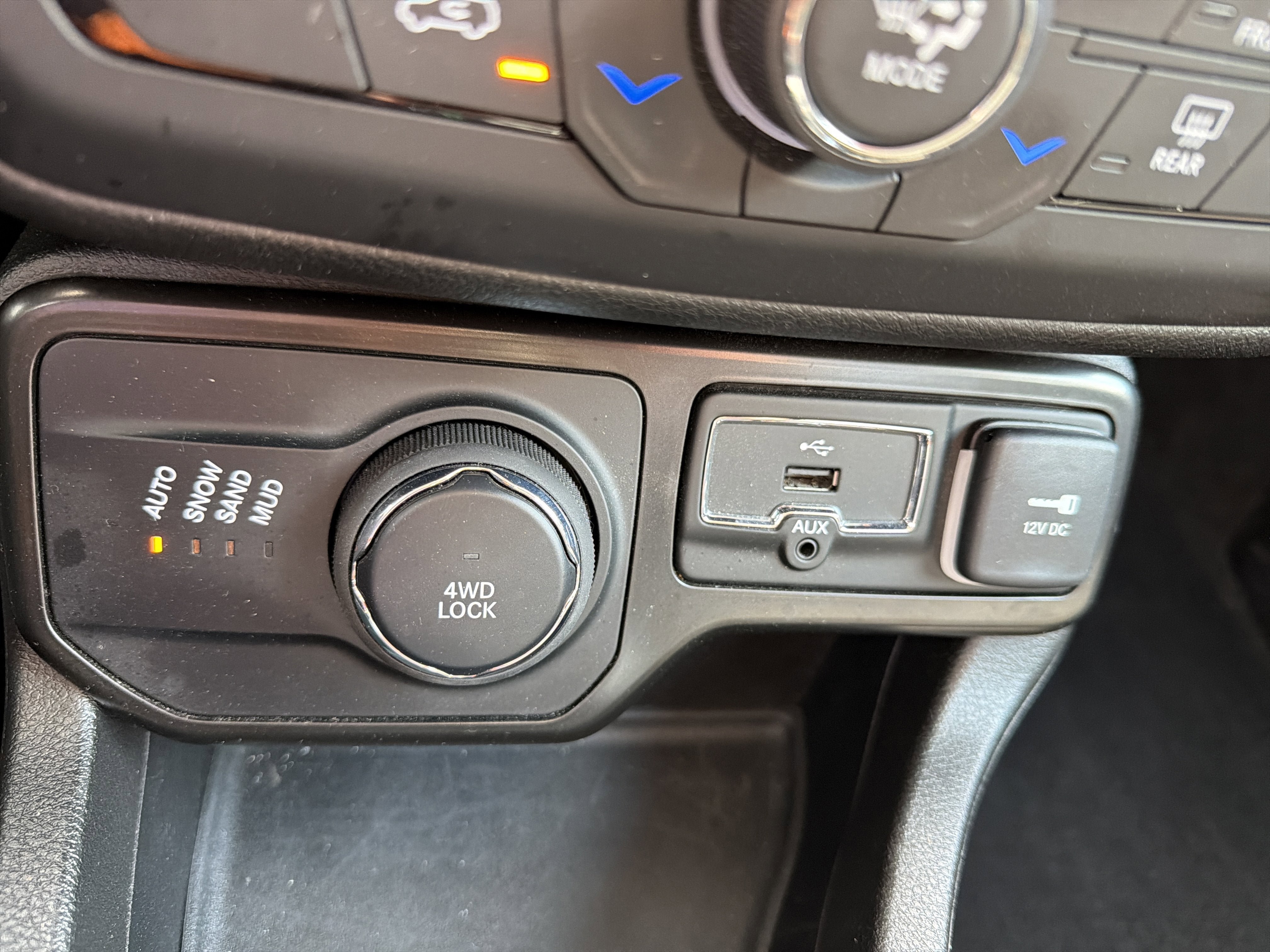Used 2022 Jeep Renegade Latitude w/ Convenience Group AWD/4WD image 23