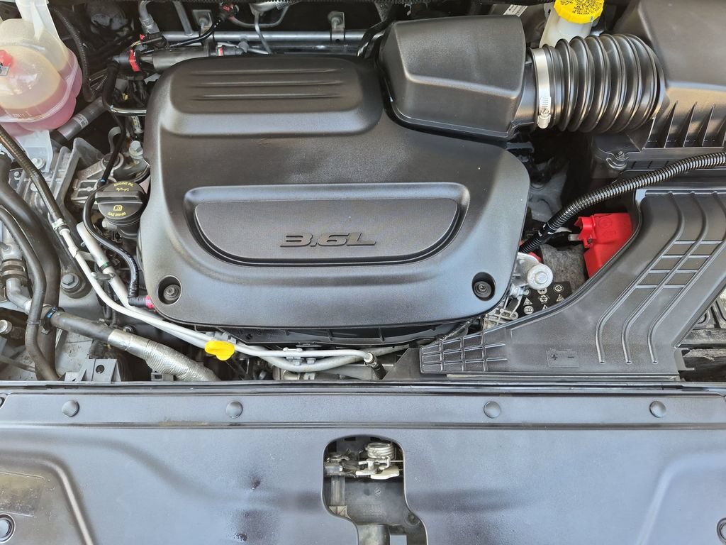 Used 2023 Chrysler Pacifica Touring-L FWD image 37