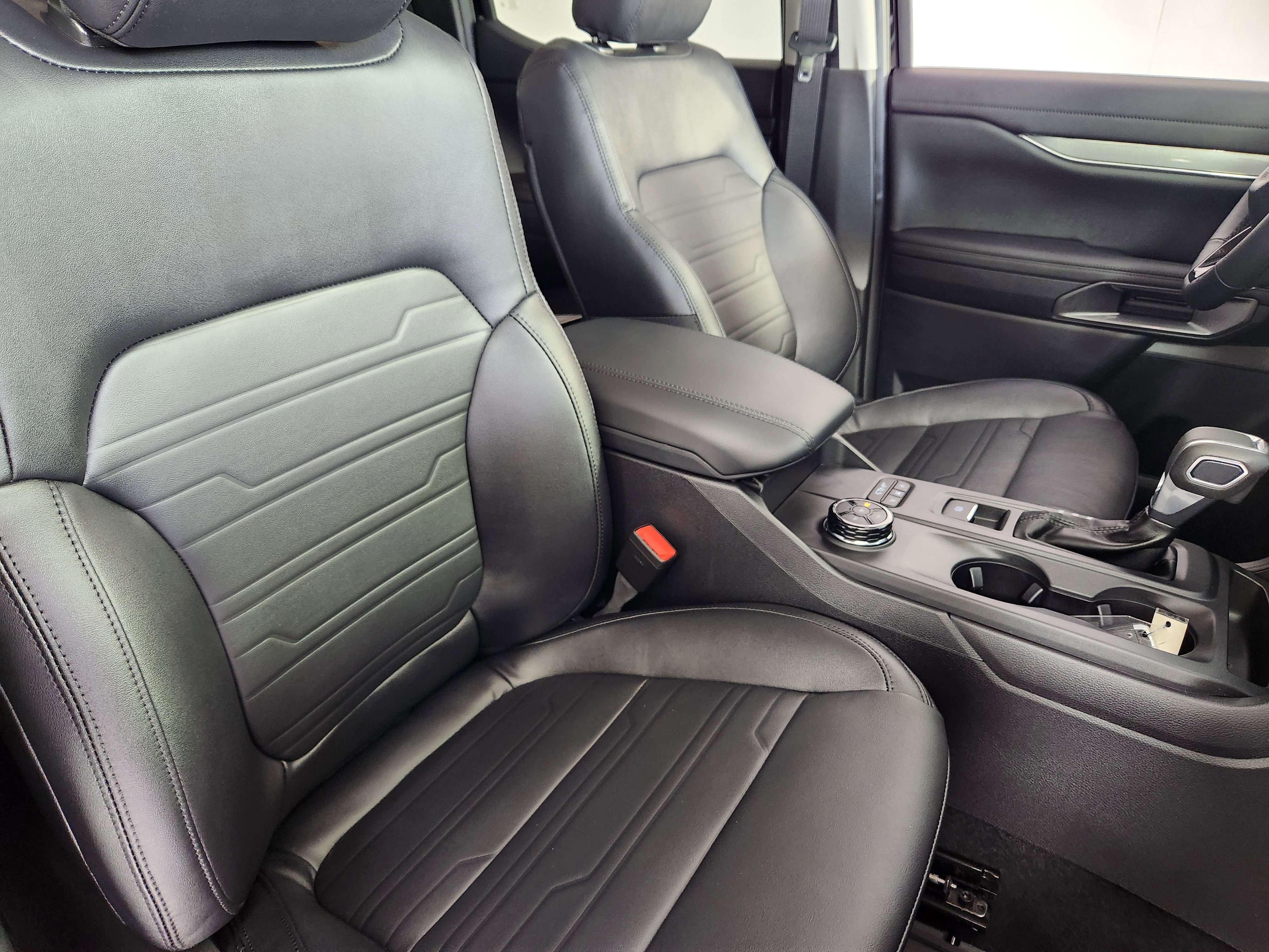 New 2025 Ford Ranger Lariat w/ FX4 Off-Road Package image 10