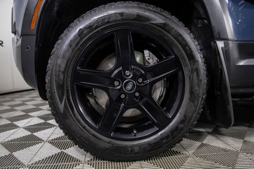 Used 2022 Land Rover Defender 110 SE image 38