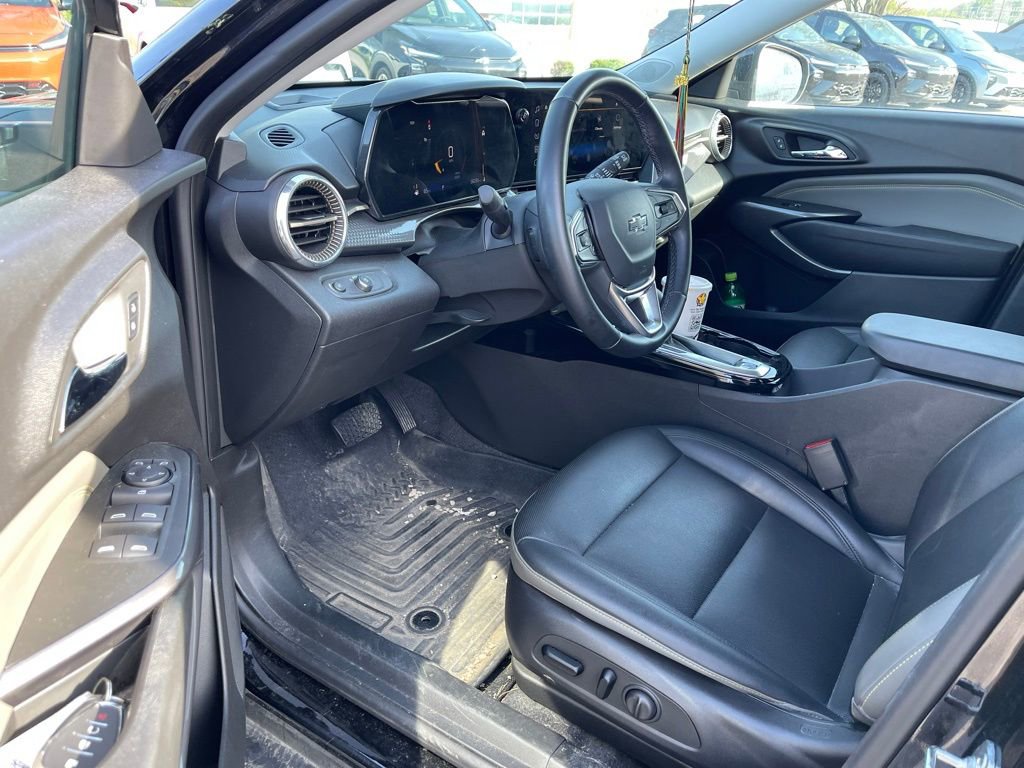 Used 2024 Chevrolet Trax ACTIV w/ Driver Confidence Package FWD image 5