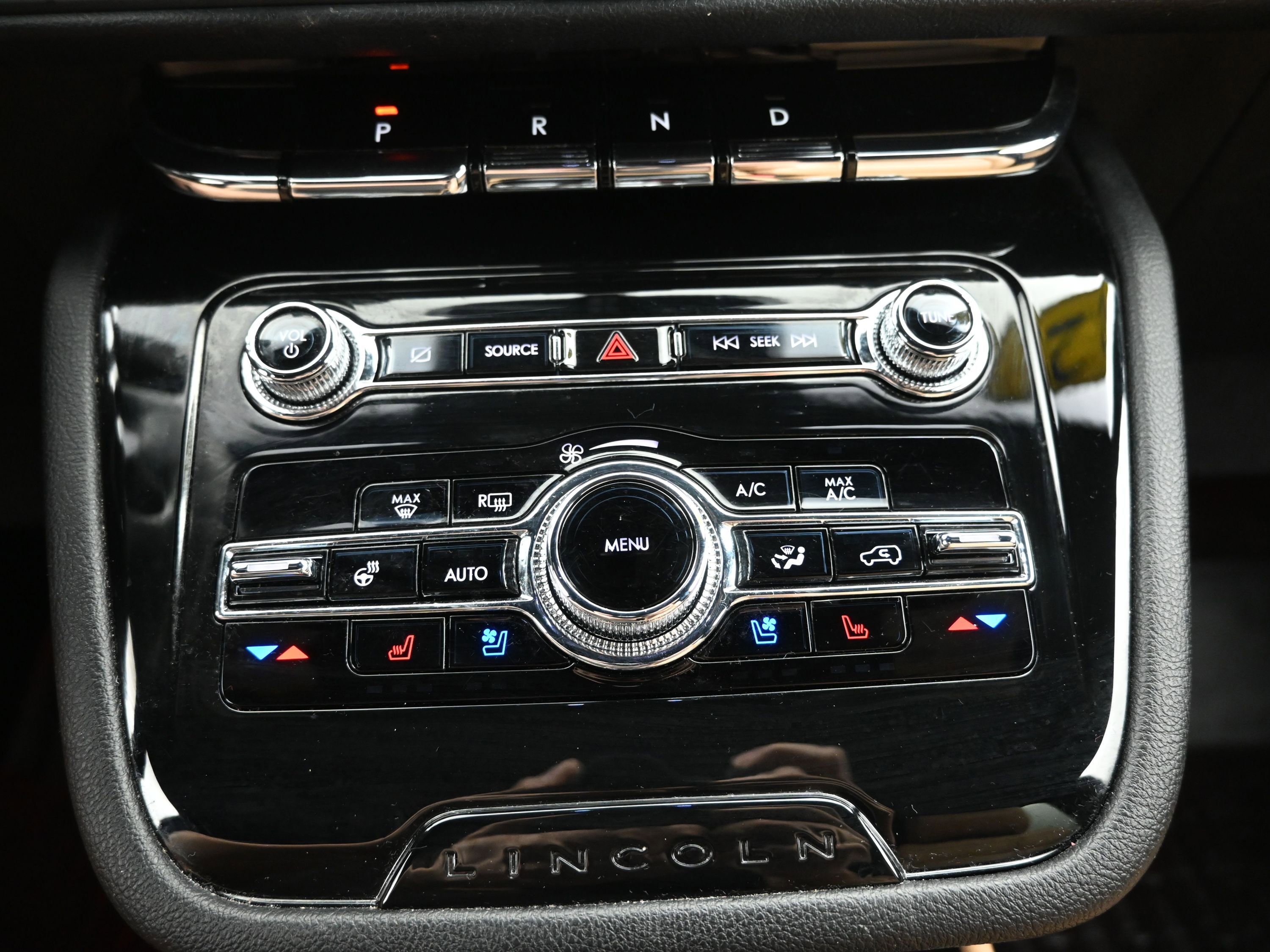 Used 2022 Lincoln Corsair Reserve w/ Equipment Group 201A image 17