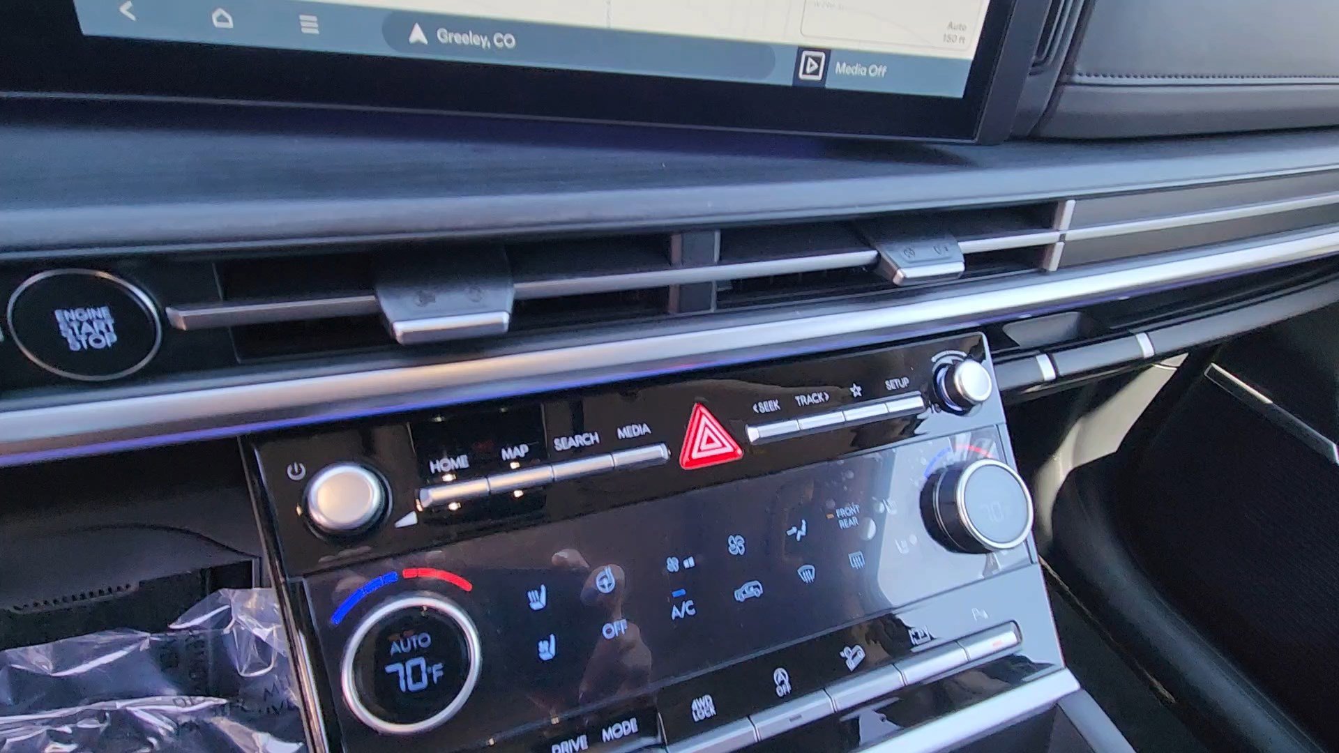 Used 2024 Hyundai Santa Fe Limited image 38