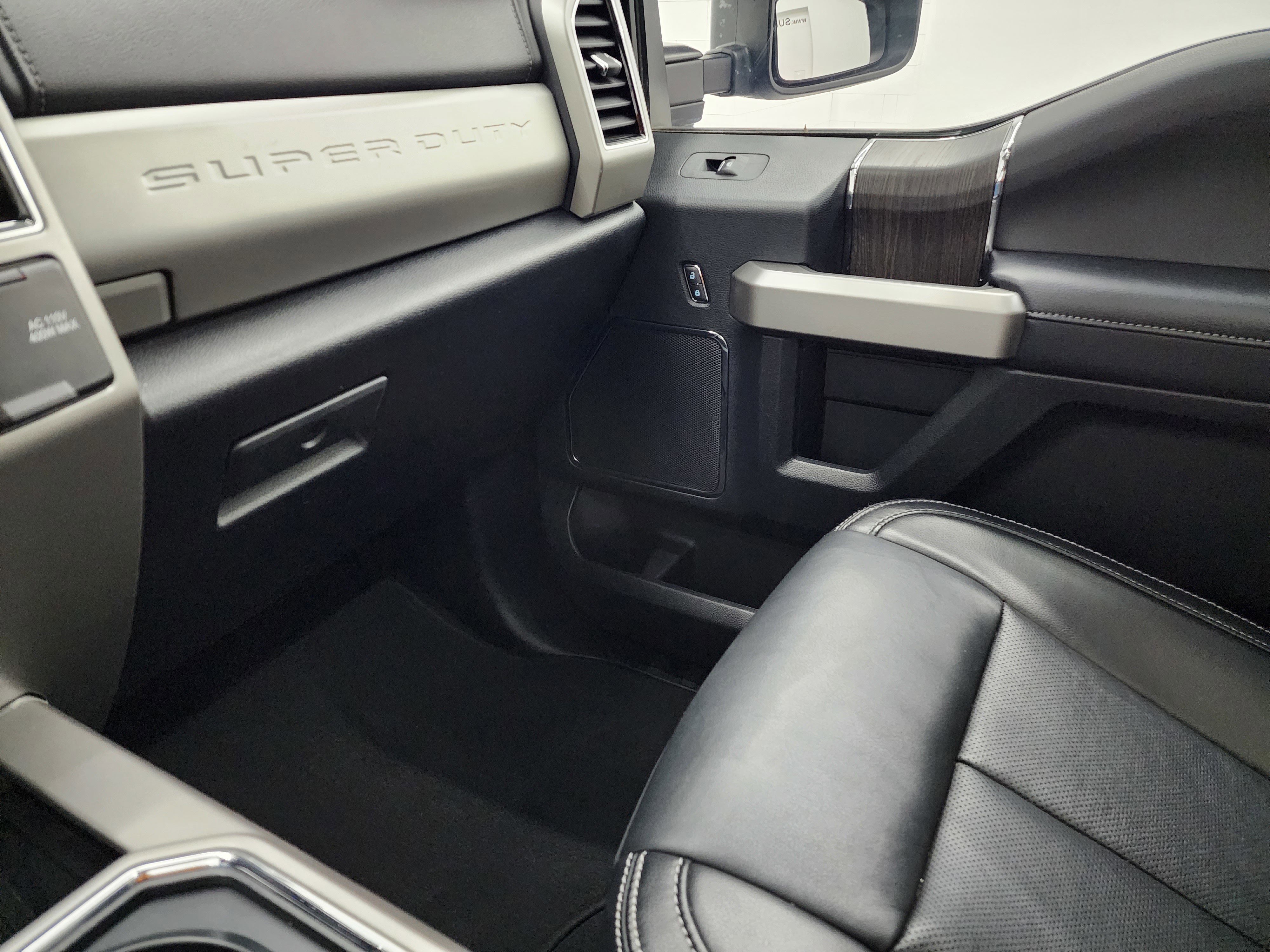 Used 2021 Ford F350 Lariat w/ Lariat Ultimate Package AWD/4WD image 14