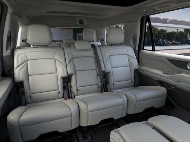 New 2026 Lincoln Navigator Reserve AWD/4WD image 11