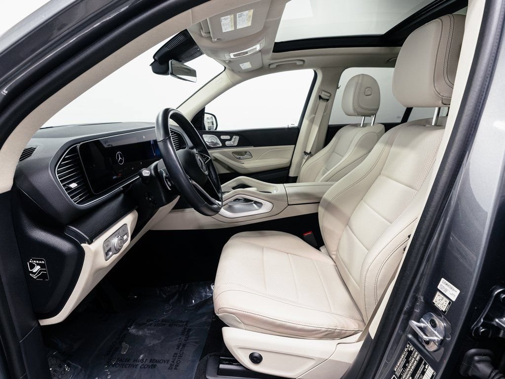 Used 2025 Mercedes-Benz GLE 450e 4MATIC w/ Driver Assistance Package image 8