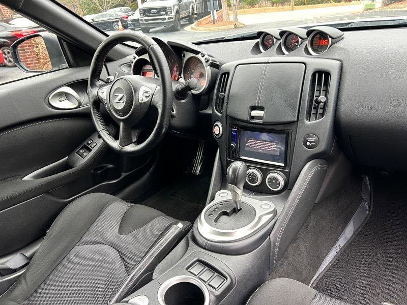 Used 2015 Nissan 370Z Coupe image 31