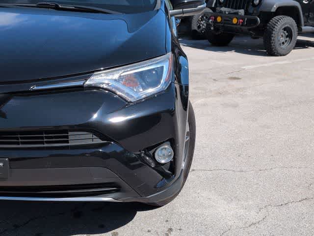Used 2018 Toyota RAV4 XLE AWD/4WD image 11