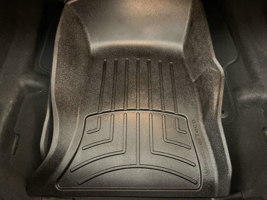 Used 2023 Chevrolet Camaro LT RWD image 28