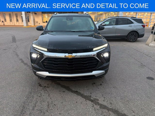 Used 2025 Chevrolet TrailBlazer LT w/ LT Cold Weather Package AWD/4WD image 3