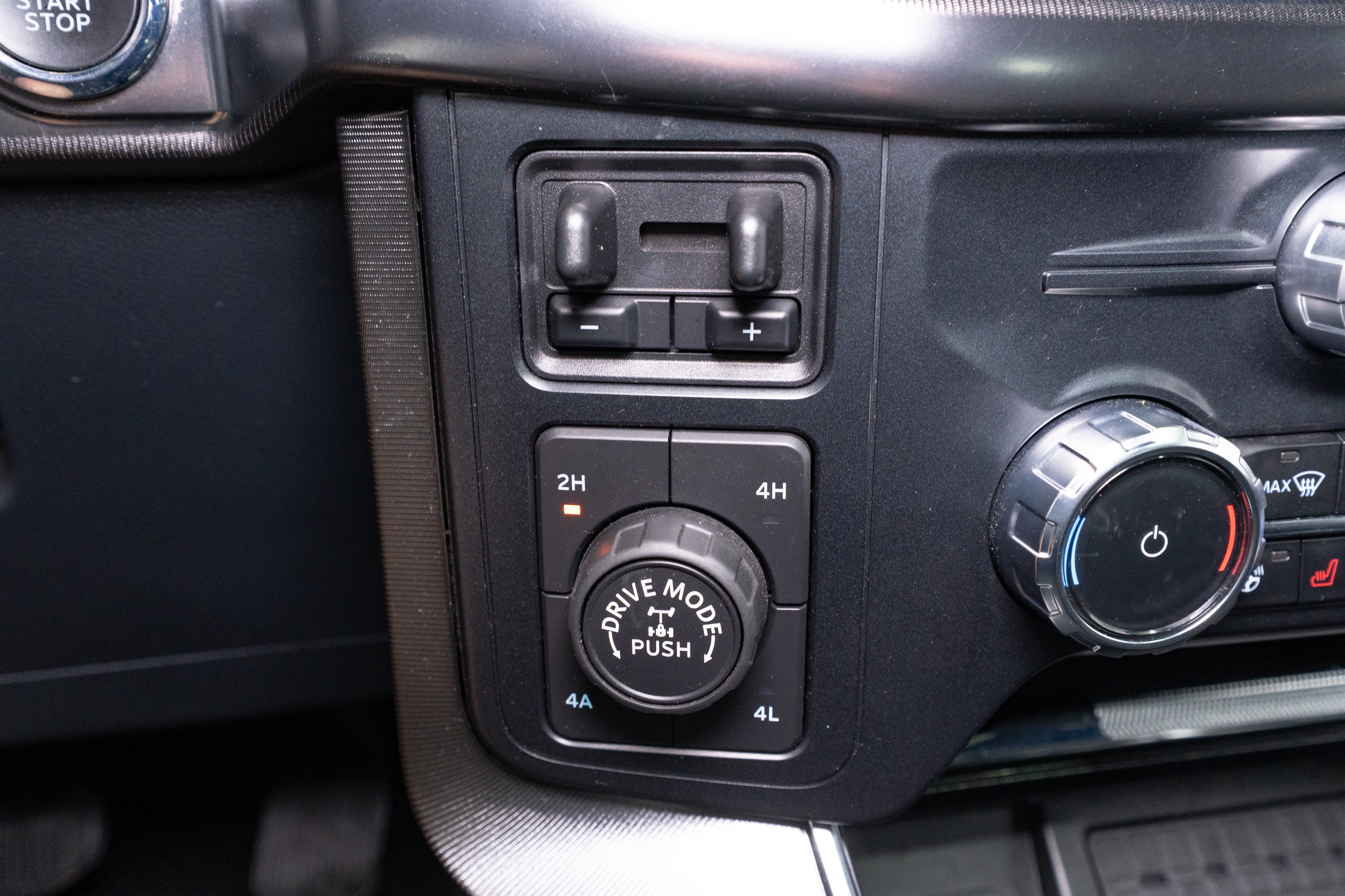 Used 2023 Ford F150 Platinum w/ FX4 Off-Road Package AWD/4WD image 31