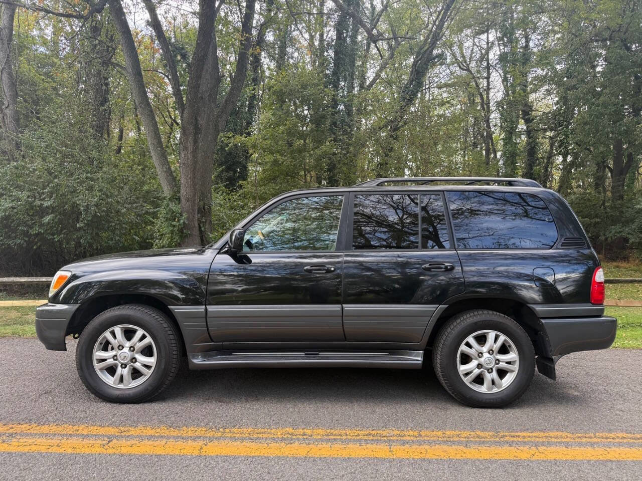 Used 2004 Lexus LX 470 4WD image 22