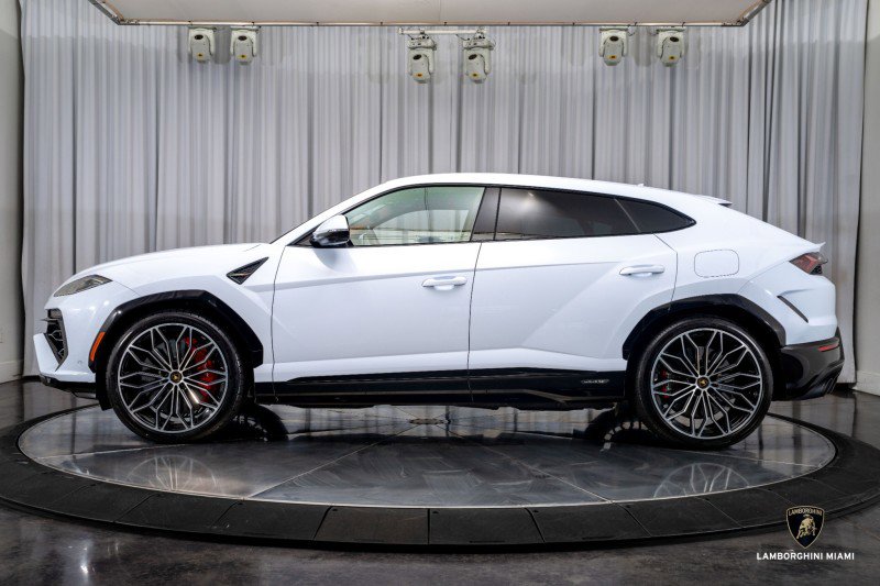 Used 2025 Lamborghini Urus SE image 7