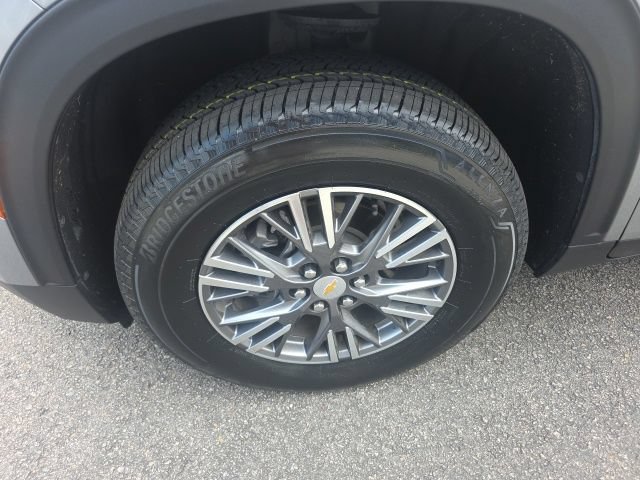 Used 2025 Chevrolet Traverse LT AWD/4WD image 9