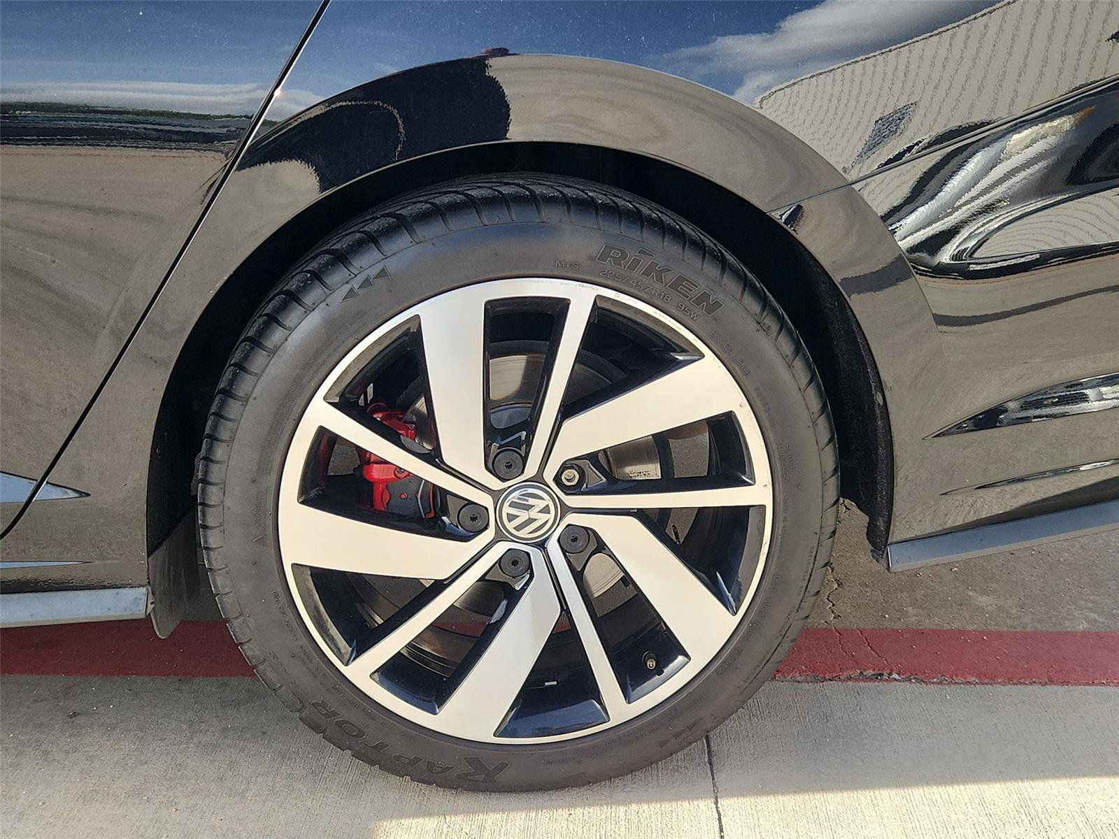 Used 2019 Volkswagen Jetta GLI FWD image 30