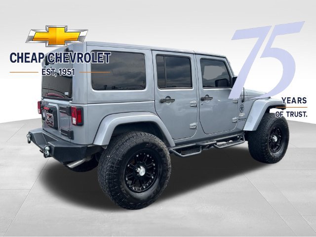 Used 2014 Jeep Wrangler Unlimited Sahara w/ Max Tow Package AWD/4WD image 5