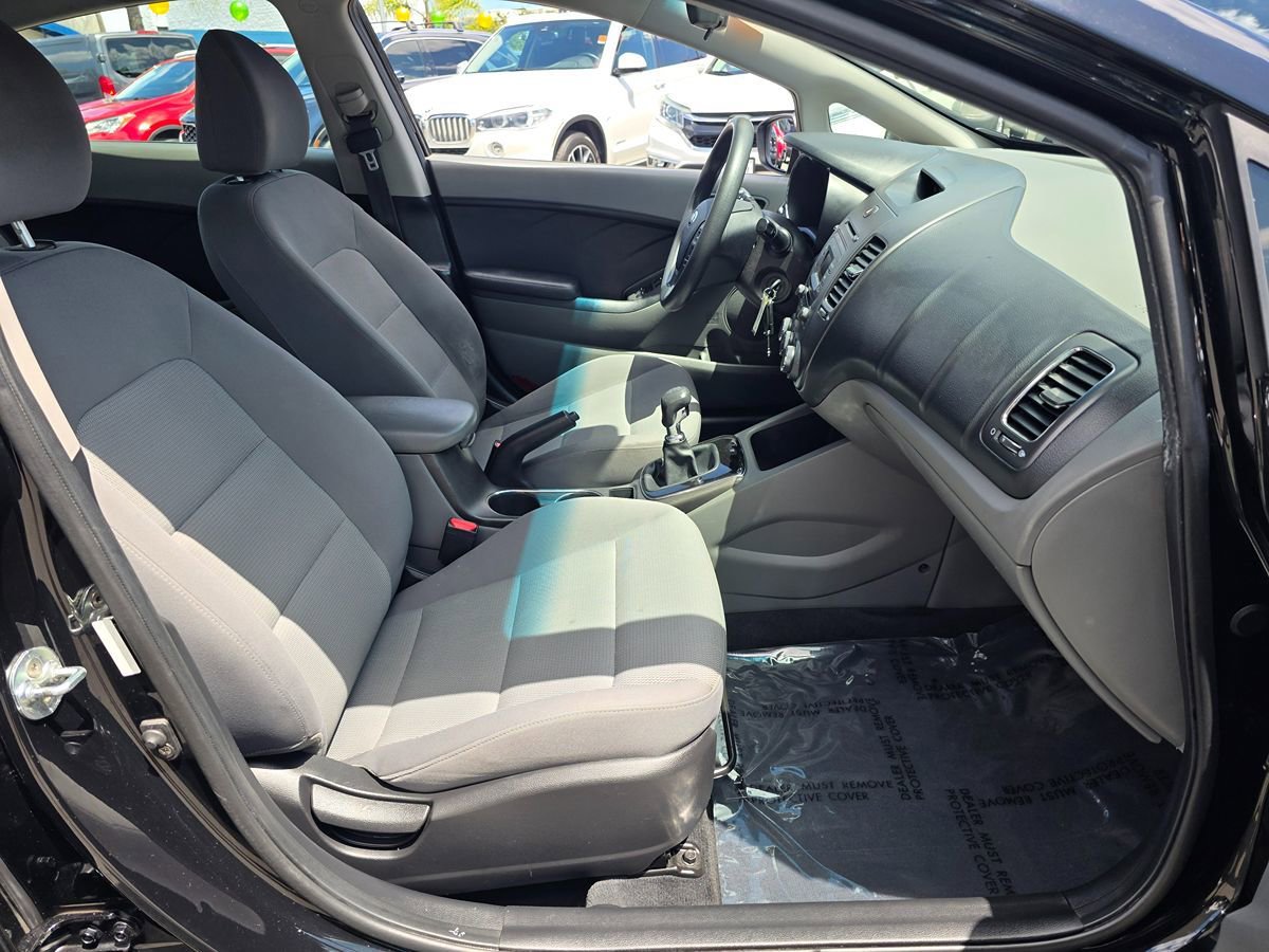 Used 2017 Kia Forte LX FWD image 10