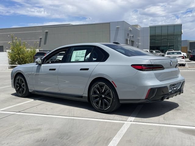 Used 2025 BMW i7 xDrive60 AWD/4WD image 8