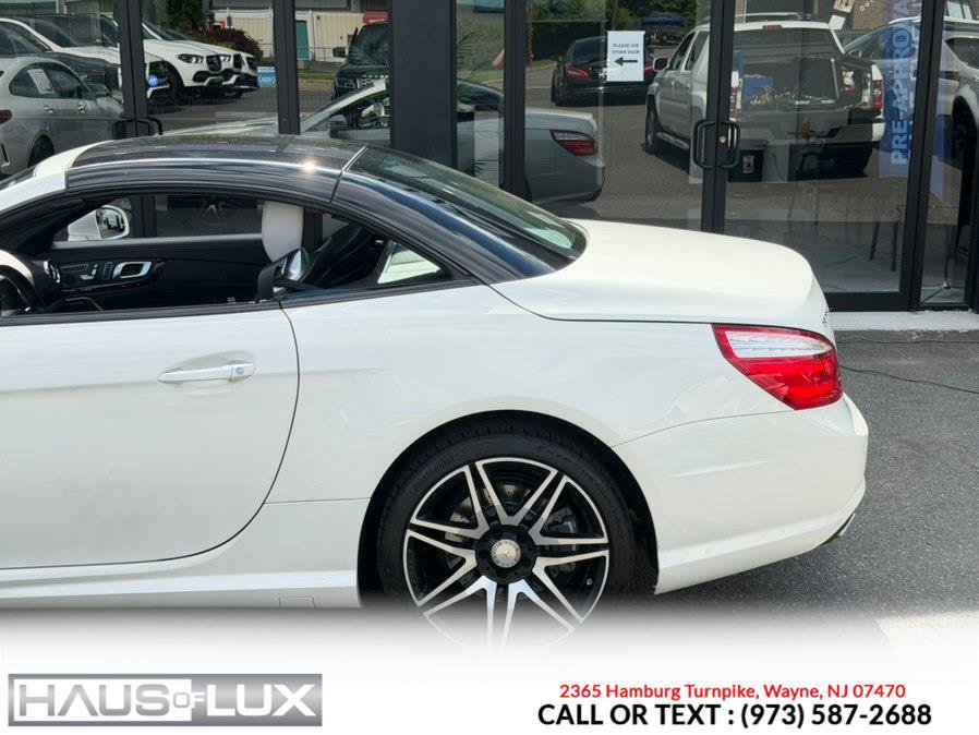 Used 2015 Mercedes-Benz SL 550 w/ White Arrow Edition image 12