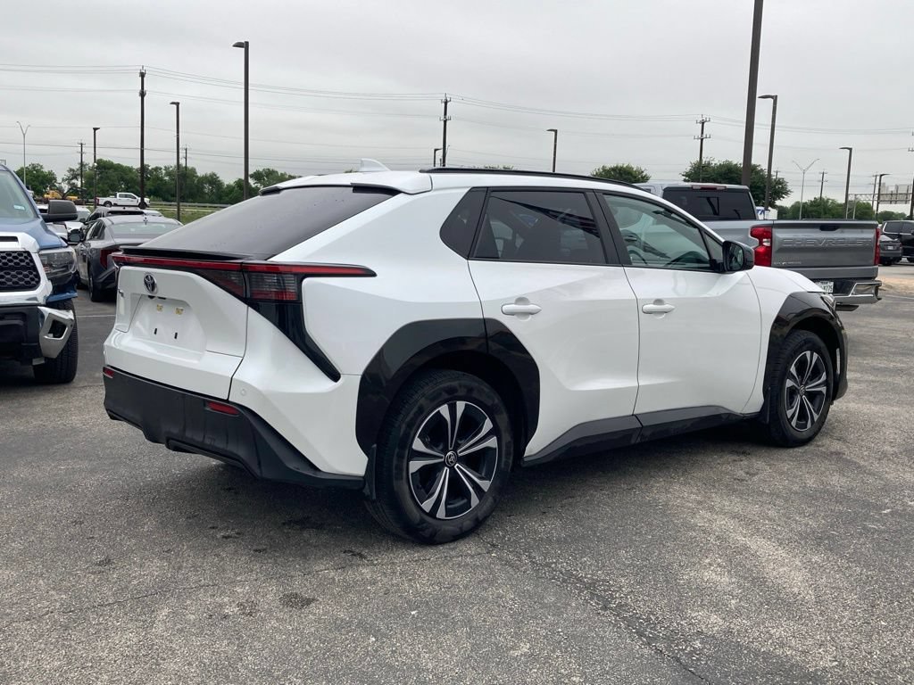 Used 2023 Toyota bZ4X FWD image 5