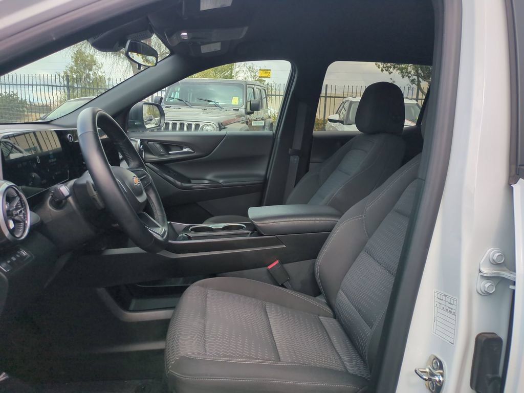 Used 2025 Chevrolet Equinox LT AWD/4WD image 23