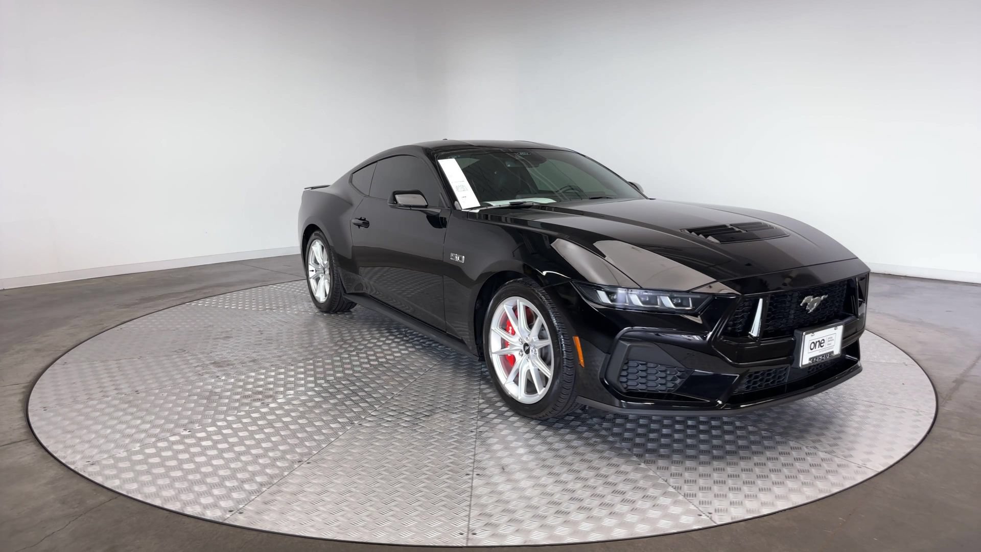 Used 2024 Ford Mustang GT Premium RWD image 2