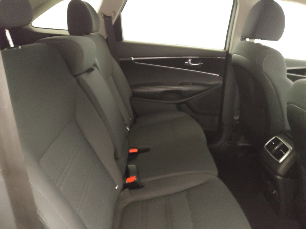 Used 2019 Kia Sorento FWD image 19