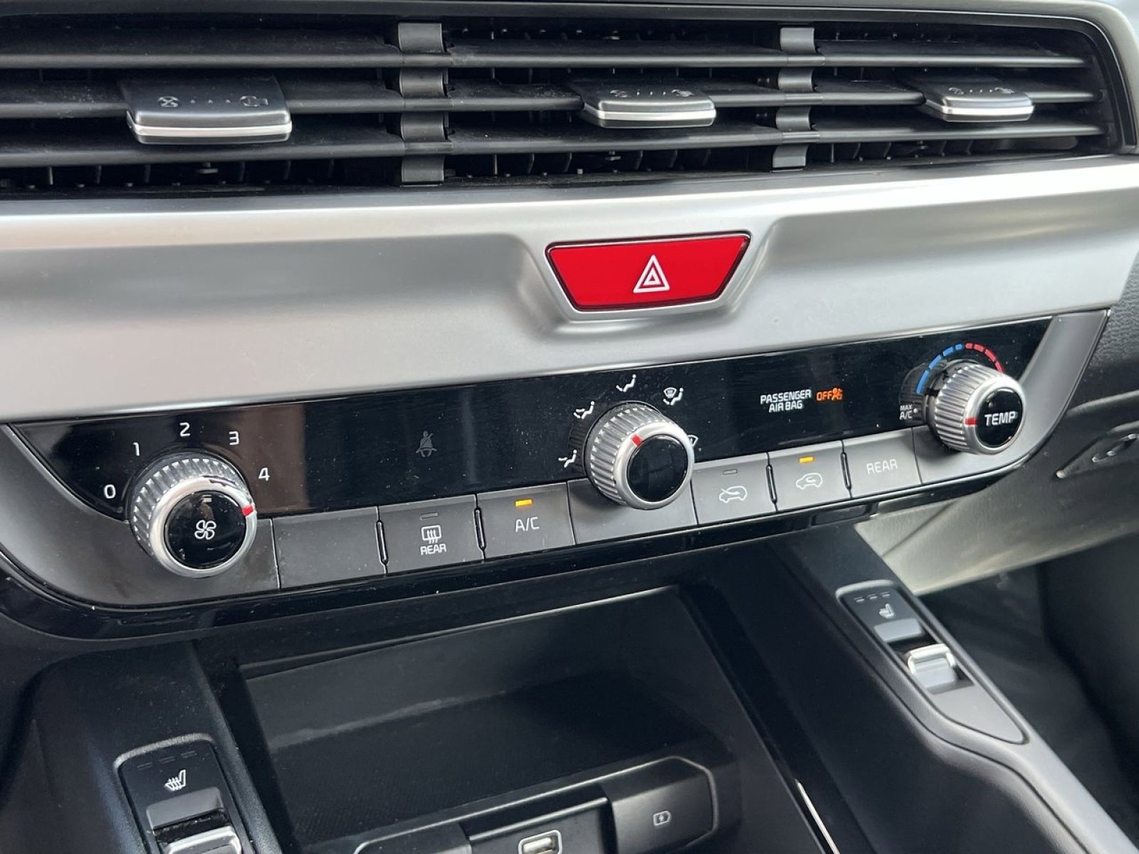 Used 2020 Kia Telluride S w/ S 8 Passenger Seating Package image 18