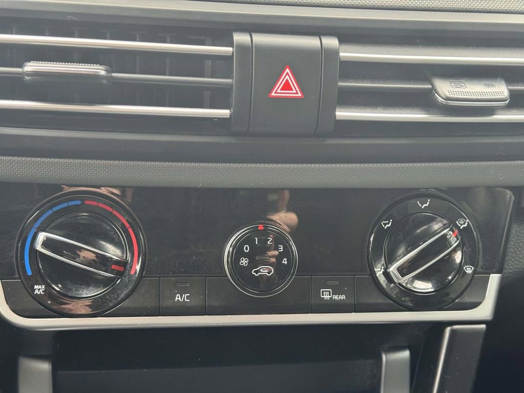 Used 2022 Kia Seltos LX image 25