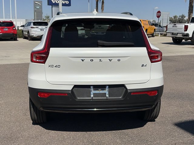 Certified 2023 Volvo XC40 B4 Ultimate w/ Climate Package FWD image 7