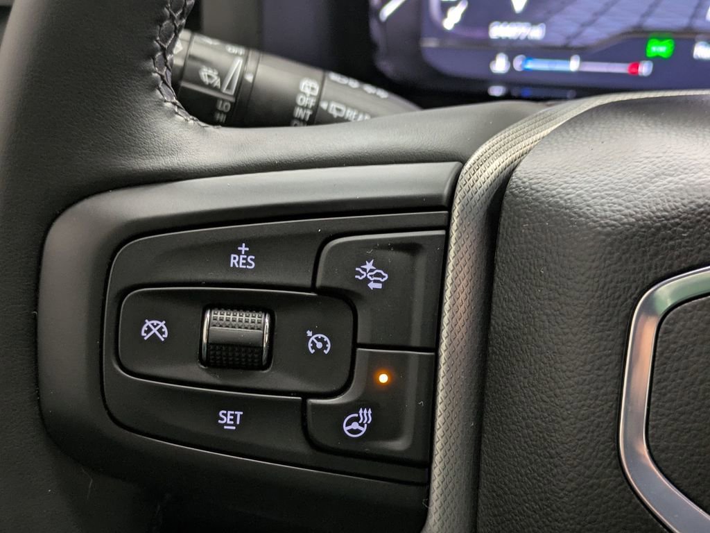 Used 2024 GMC Yukon Denali AWD/4WD image 10