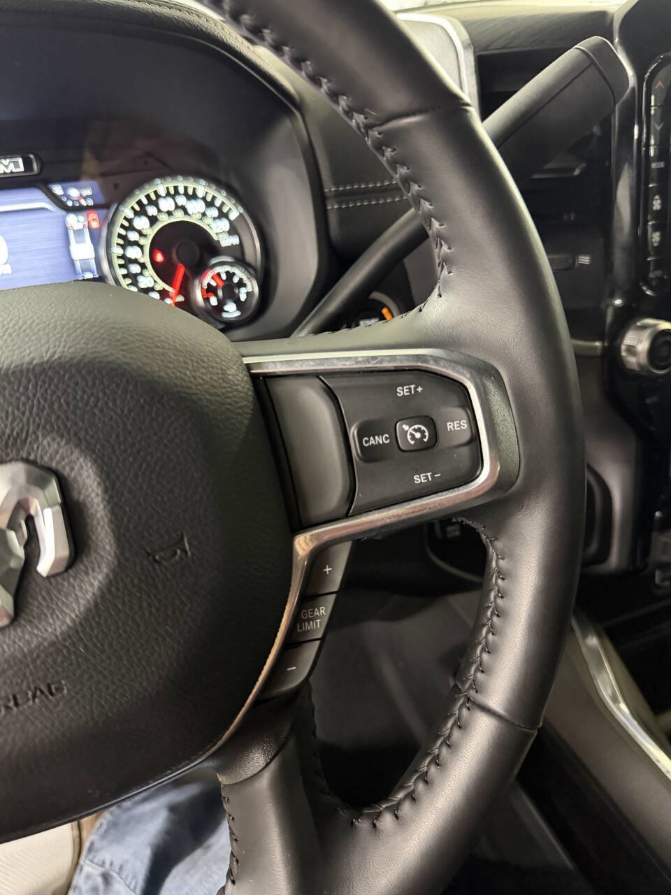 Used 2024 RAM 3500 Laramie w/ Night Edition image 30