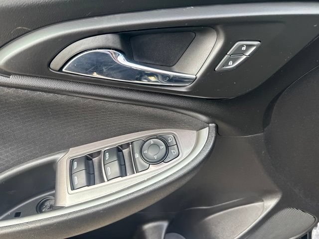 Used 2024 Chevrolet Malibu LT FWD image 16