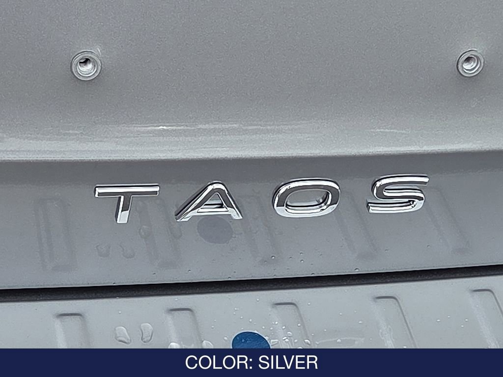New 2025 Volkswagen Taos SE image 17