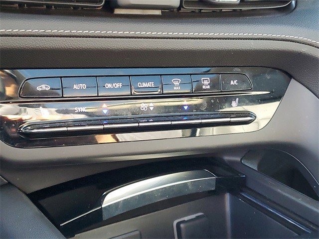 Certified 2021 Buick Envision Essence w/ Sport Touring Package image 19