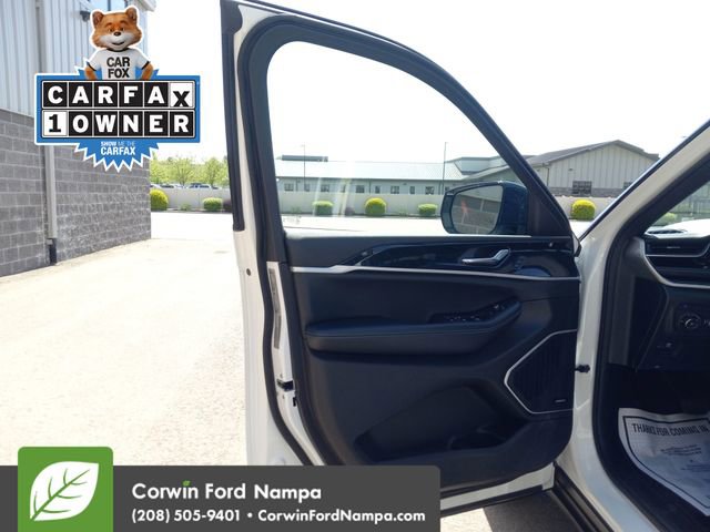 Used 2024 Jeep Grand Cherokee Trailhawk AWD/4WD image 10