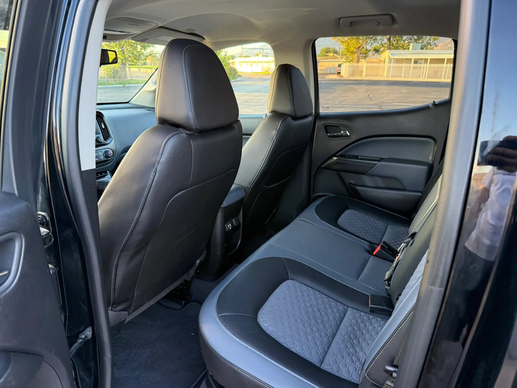 Used 2019 Chevrolet Colorado Z71 AWD/4WD image 16