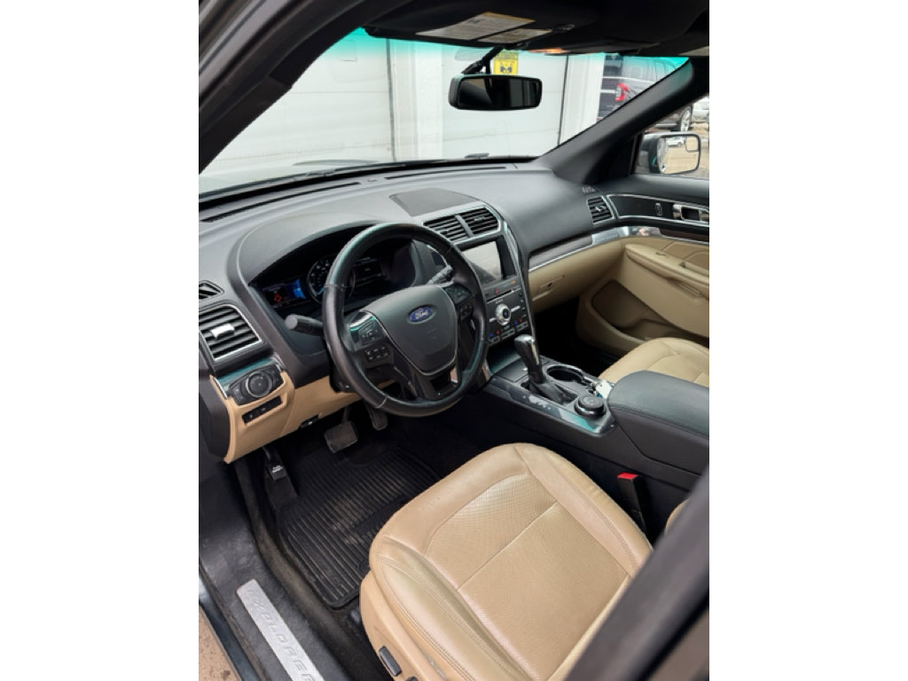Used 2016 Ford Explorer Limited w/ Class II Trailer Tow Package image 7