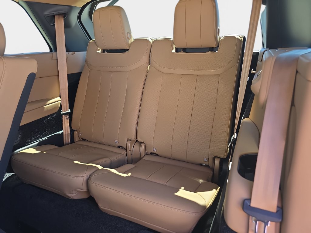 New 2027 Land Rover Range Rover Long Wheelbase SE AWD/4WD image 13