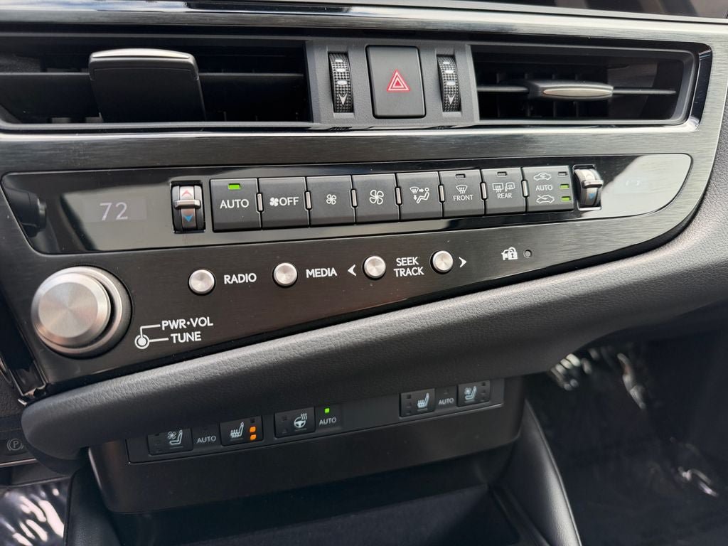 Used 2023 Lexus ES 250 w/ Premium Package AWD/4WD image 32