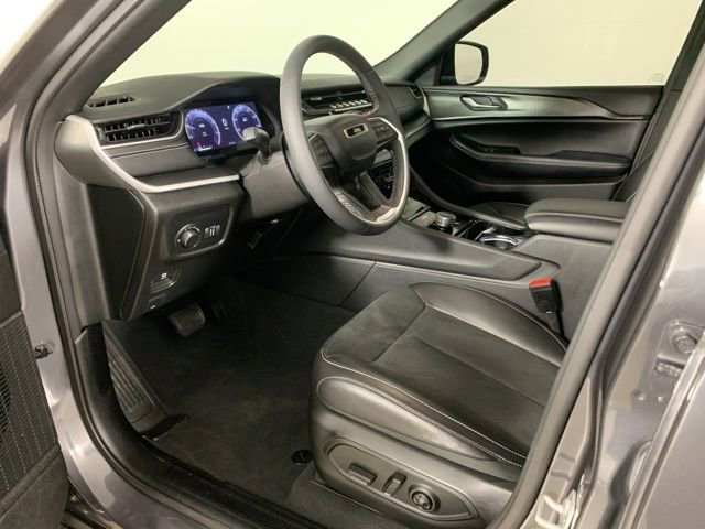 Used 2023 Jeep Grand Cherokee Altitude image 29