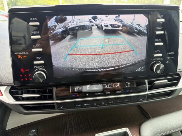 Used 2021 Toyota Sienna XLE FWD image 24