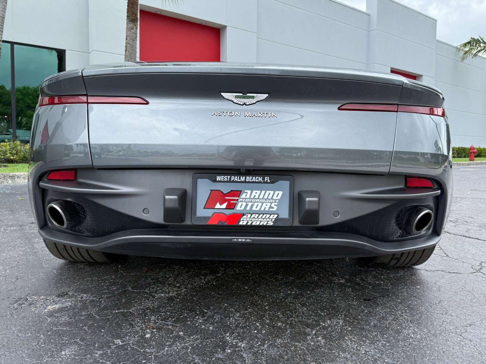 Used 2020 Aston Martin DB11 Volante RWD image 24