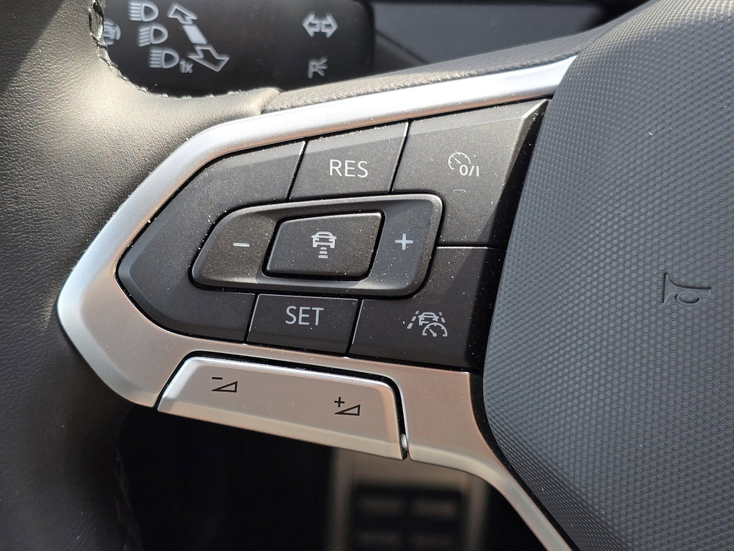 Used 2025 Volkswagen Jetta Sport image 10